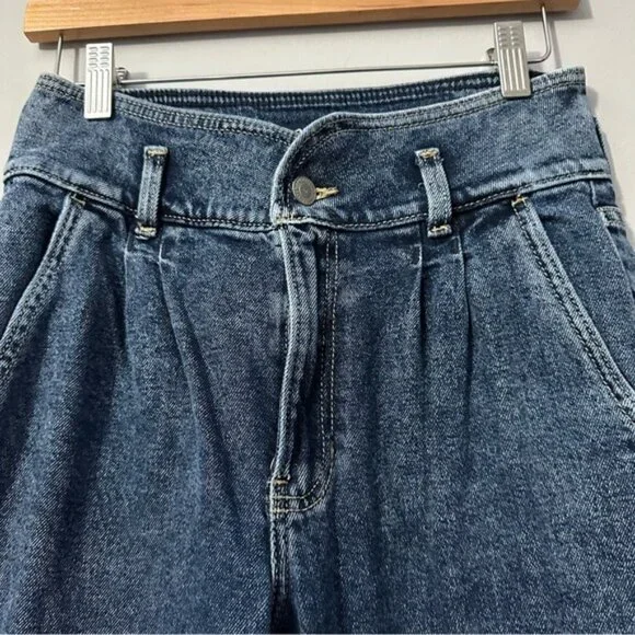 Hollister Ultra High Rise Mom Jeans Blue Denim Pleated Raw Hem W27 Y2K - Picture 5 of 12